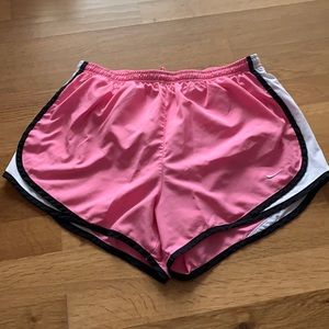 NIKE RUNNING SHORT SIZE M